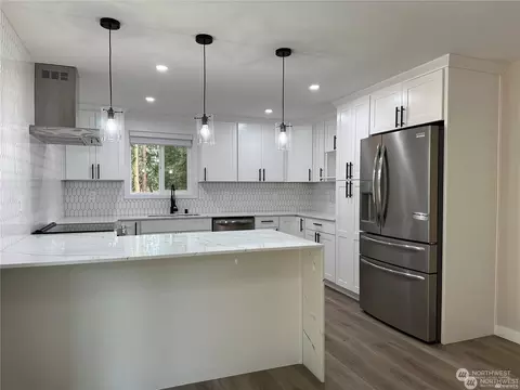 Kitchen - 2127 100th St SE, Everett, WA 98208 photo 1 of 5
