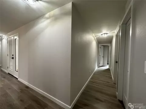 Entry Way - 2127 100th St SE, Everett, WA 98208 photo 2 of 2