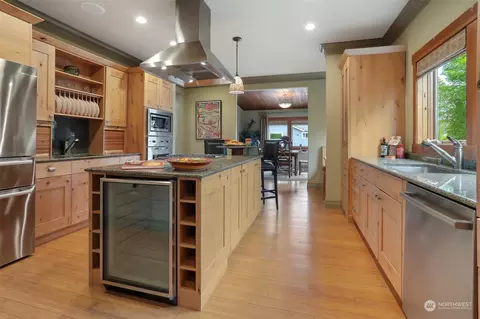 903 N 68th St, Seattle, WA 98103 photo 9