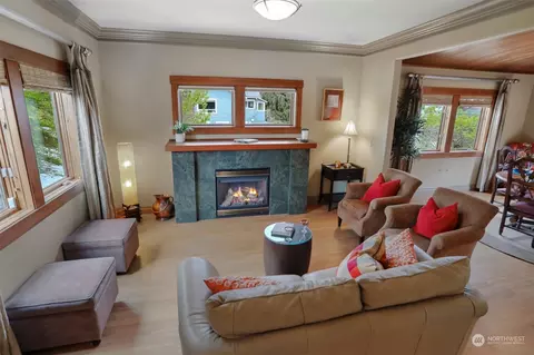903 N 68th St, Seattle, WA 98103 photo 5