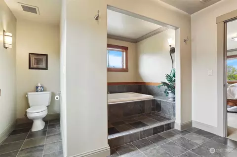 903 N 68th St, Seattle, WA 98103 photo 23