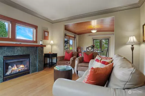 903 N 68th St, Seattle, WA 98103 photo 4
