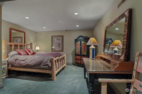 903 N 68th St, Seattle, WA 98103 photo 30