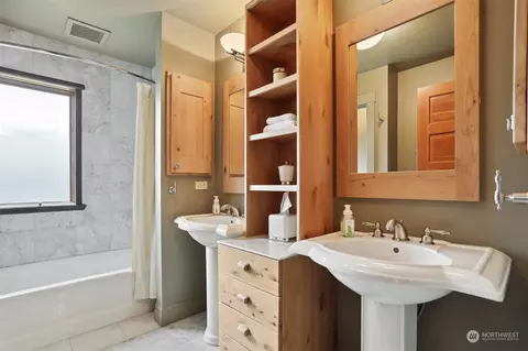 903 N 68th St, Seattle, WA 98103 photo 27