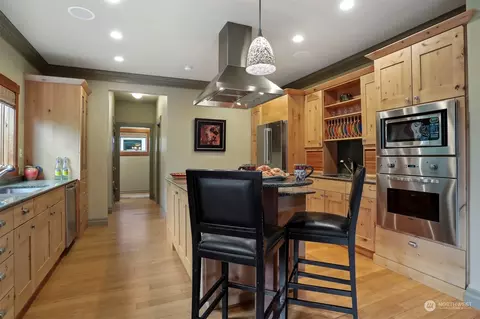 903 N 68th St, Seattle, WA 98103 photo 12