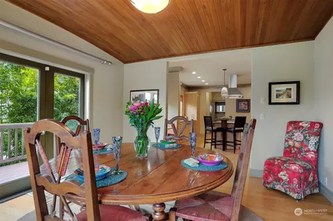 903 N 68th St, Seattle, WA 98103 photo 8