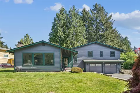 7484 Woodridge Ln NW, Bremerton, WA 98311