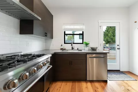 Kitchen - 131 29th Ave E #1, Seattle, WA 98112 photo 6 of 7