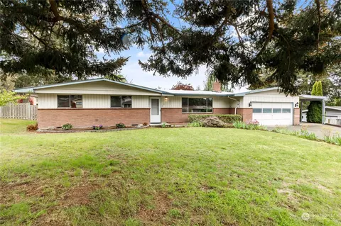 1661 NE 11th Ave, Oak Harbor, WA 98277