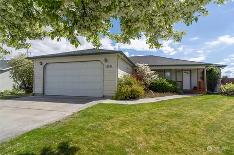 2231 S Claremont Ct, Moses Lake, WA 98837