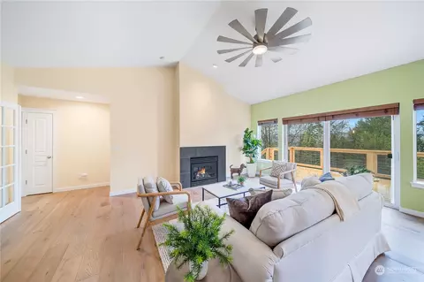 Living - 15121 197th St E, Orting, WA 98360 photo 2 of 4