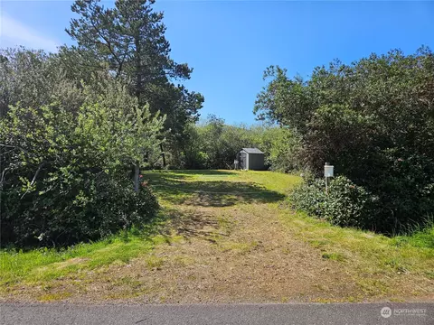 463 Seashore St, Ocean Shores, WA 98569