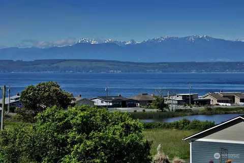 260 Kai Rd, Freeland, WA 98249