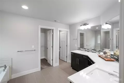 Bath - 1218 198th Pl SE, Bothell, WA 98012 photo 1 of 3