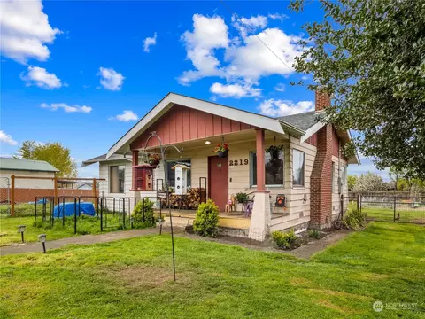 2219 E 4th Ave, Port Angeles, WA 98362