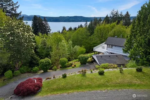 81 N Beacon Point Loop S, Lilliwaup, WA 98555