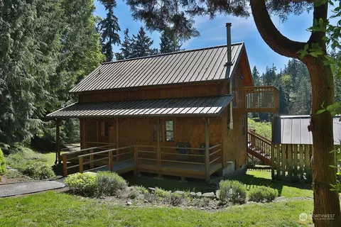 5368 Mapleglen Rd, Freeland, WA 98249