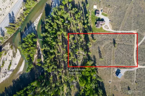 28 A Lodge Ln, Winthrop, WA 98862