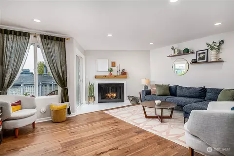 1324 W Emerson St #203, Seattle, WA 98119