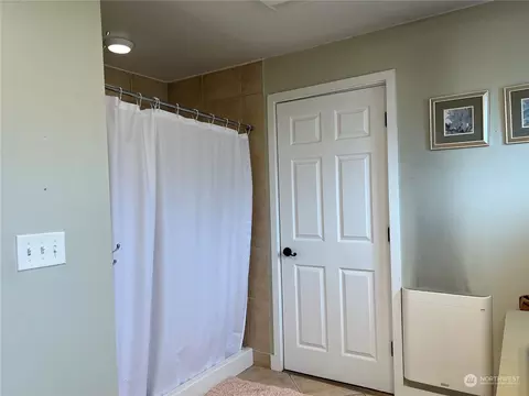 Bath - 21 Morgison Loop, Sequim, WA 98382 photo 1 of 2