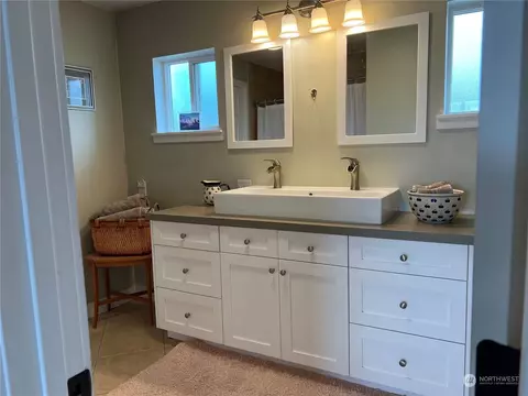 Bath - 21 Morgison Loop, Sequim, WA 98382 photo 2 of 2