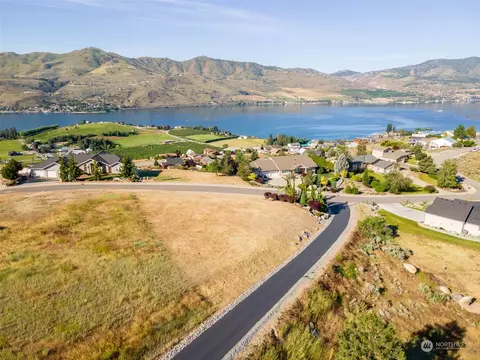 142 Crest Dr, Chelan, WA 98816 photo 2