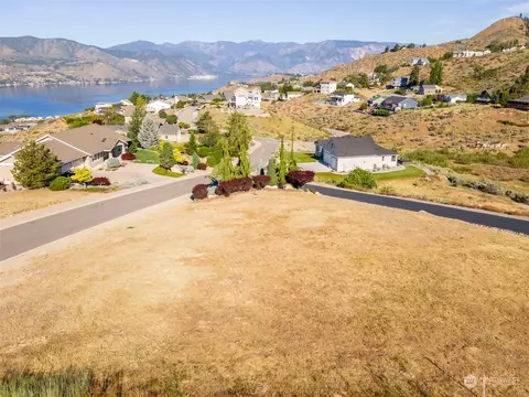 142 Crest Dr, Chelan, WA 98816 photo 3