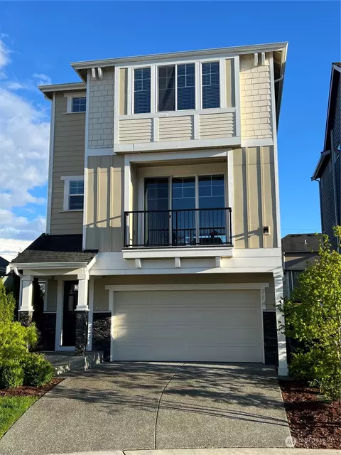 714 205th Pl SW, Lynnwood, WA 98036