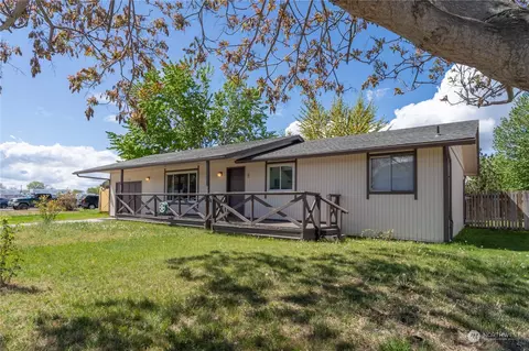 1712 W Fern Dr, Moses Lake, WA 98837