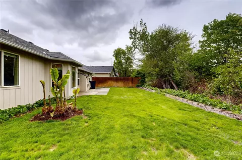 Exterior - 2340 Hawk Dr, Walla Walla, WA 99362 photo 6 of 11