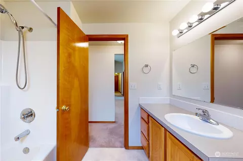 Bath - 2340 Hawk Dr, Walla Walla, WA 99362 photo 6 of 6