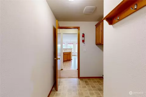 Entry Way - 2340 Hawk Dr, Walla Walla, WA 99362 photo 2 of 3