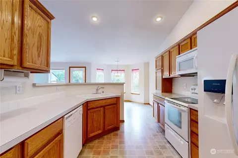Kitchen - 2340 Hawk Dr, Walla Walla, WA 99362 photo 3 of 5