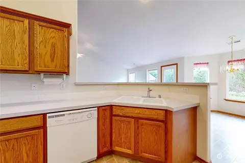 Kitchen - 2340 Hawk Dr, Walla Walla, WA 99362 photo 5 of 5