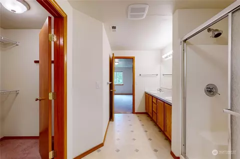 Bath - 2340 Hawk Dr, Walla Walla, WA 99362 photo 2 of 6