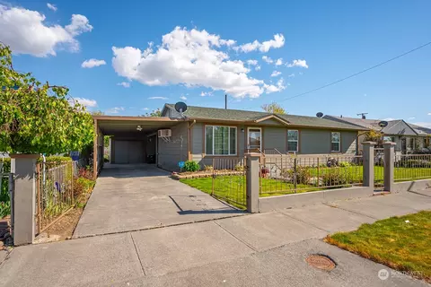 2221 W Spruce St, Moses Lake, WA 98837