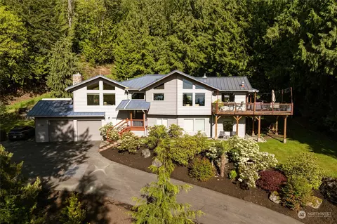 17361 Olympic Pl, Mount Vernon, WA 98274