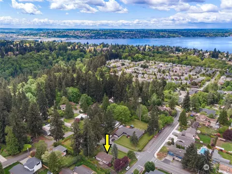 11605 SE May Creek Park Dr, Newcastle, WA 98056