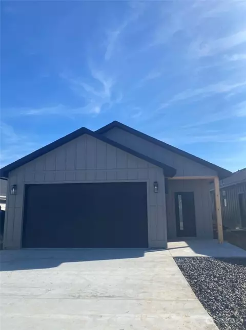 4035 Quinn NE, Moses Lake, WA 98837