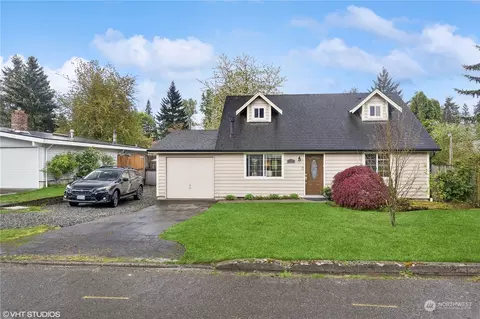 7703 NE 142nd Ct, Kirkland, WA 98034
