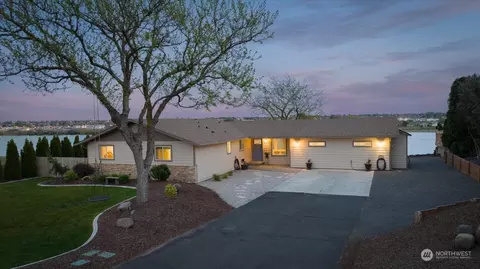 206 N Crestview Dr, Moses Lake, WA 98837