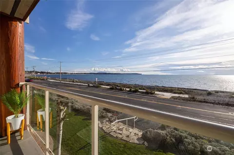 8075 Harborview Rd #204, Blaine, WA 98230