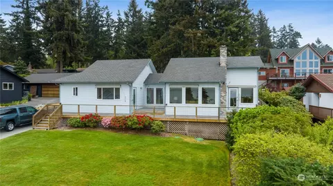 5965 Sundown Ln, Freeland, WA 98249