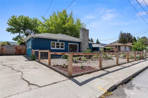 1035 1st St, Wenatchee, WA 98801