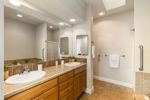 Bath - 452 Sycamore St, Sequim, WA 98382 photo 1 of 3