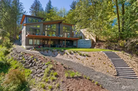 7042 Young Rd NW, Olympia, WA 98502