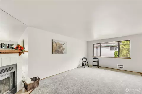 Living - 1720 201st Pl SE #3D, Bothell, WA 98012 photo 2 of 4