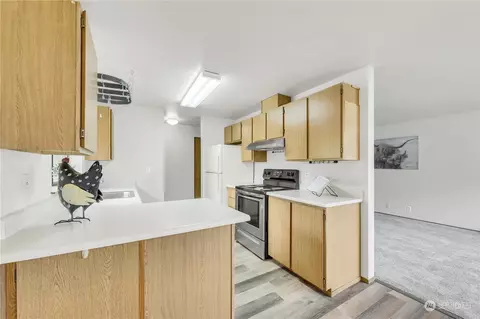 Kitchen - 1720 201st Pl SE #3D, Bothell, WA 98012 photo 2 of 6