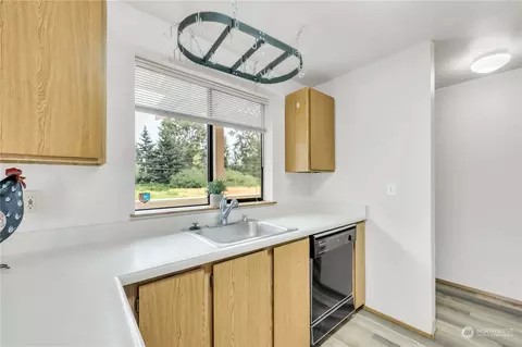 Kitchen - 1720 201st Pl SE #3D, Bothell, WA 98012 photo 4 of 6