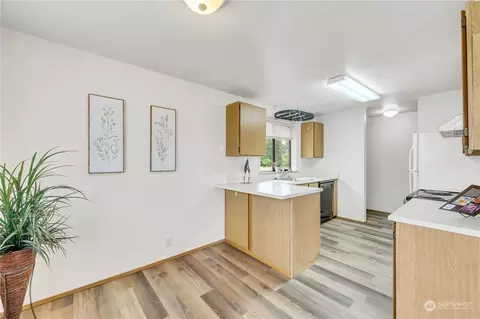 Kitchen - 1720 201st Pl SE #3D, Bothell, WA 98012 photo 1 of 6